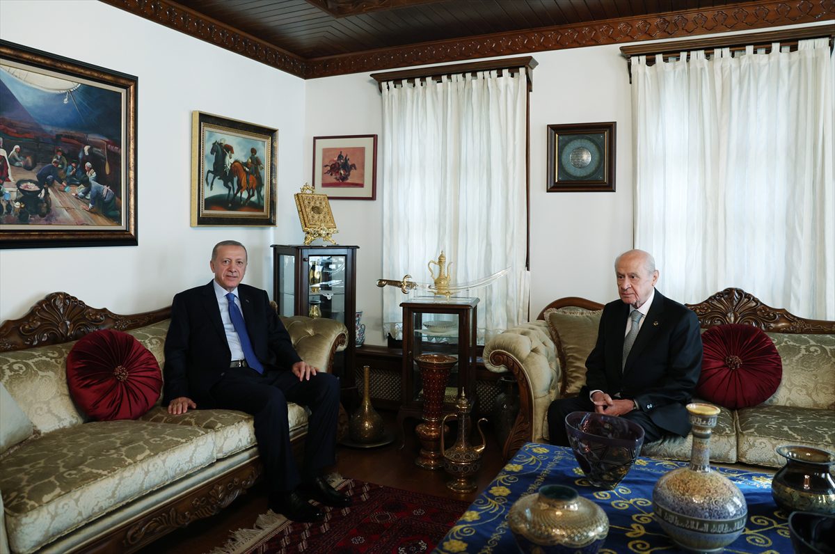 Cumhurbaşkanı Erdoğan, MHP Genel Başkanı Bahçeli ile bir araya geldi