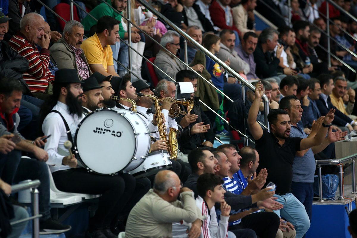 Voleybol: AXA Sigorta Efeler Ligi