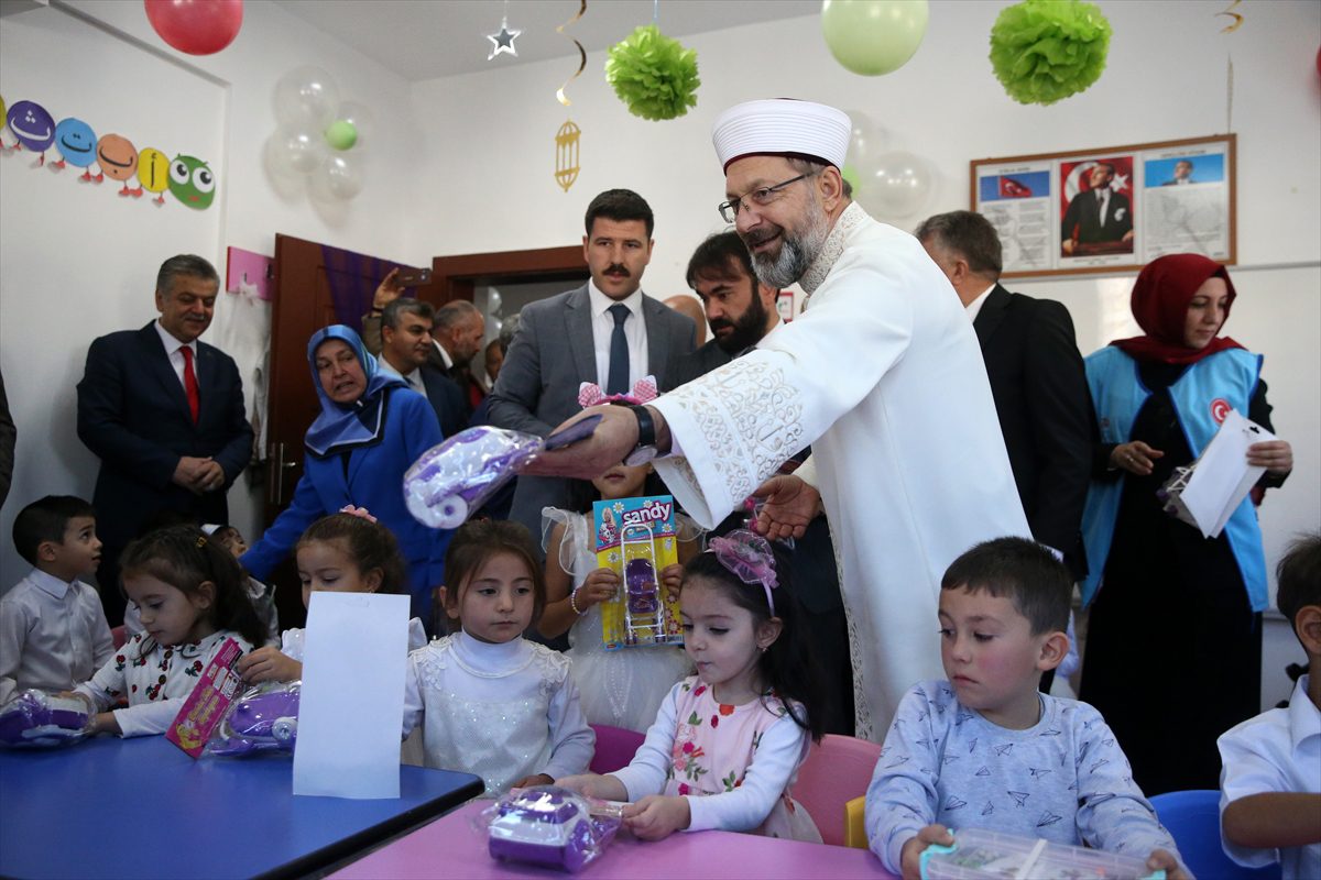 Diyanet İşleri Başkanı Erbaş, Kayseri'de Kur'an kursu binası açılış töreninde konuştu: