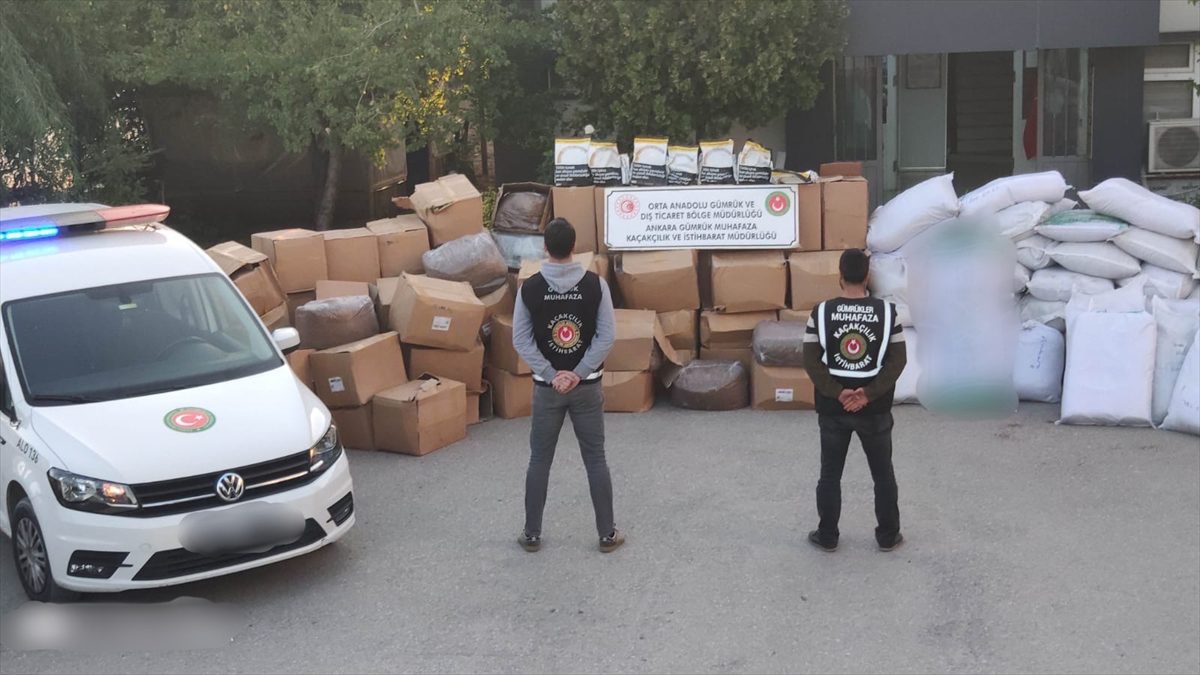 Gümrük Muhafaza ekipleri Ankara'da 3 ton 20 kilogram kaçak tütün ele geçirdi