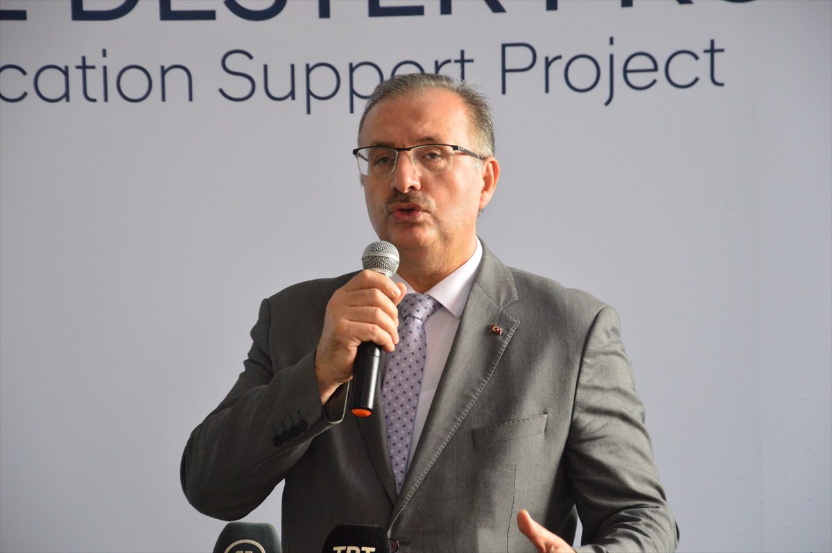 Hyundai'den Sakarya'daki meslek lisesine araç ve atölye desteği