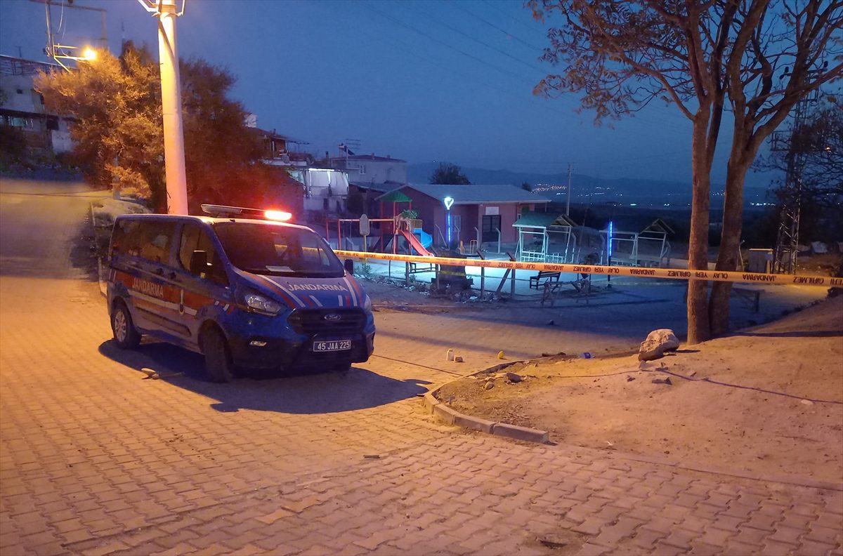 Manisa’da akrabalar arasındaki silahlı kavgada 1 kişi öldü, 3 kişi yaralandı