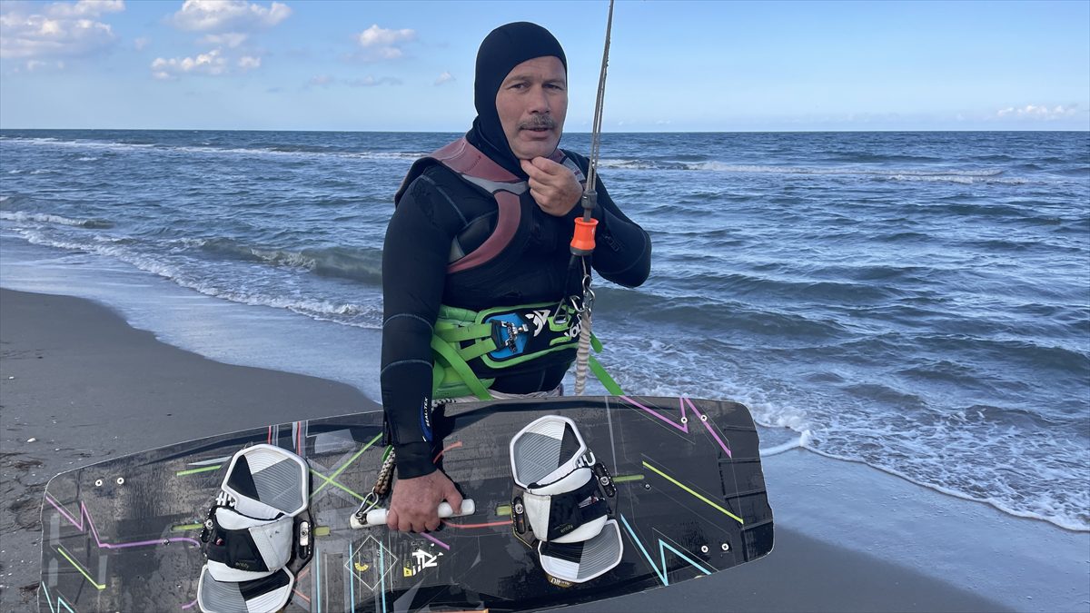 Samsun'da “boğulma” ihbarını araştıran ekipler uçurtma sörfü yapan kişiyle karşılaştı