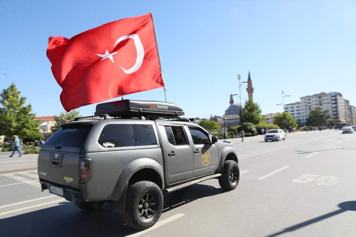 Sivas'ta yarın başlayacak off-road oyunları öncesi araçlar sergilendi