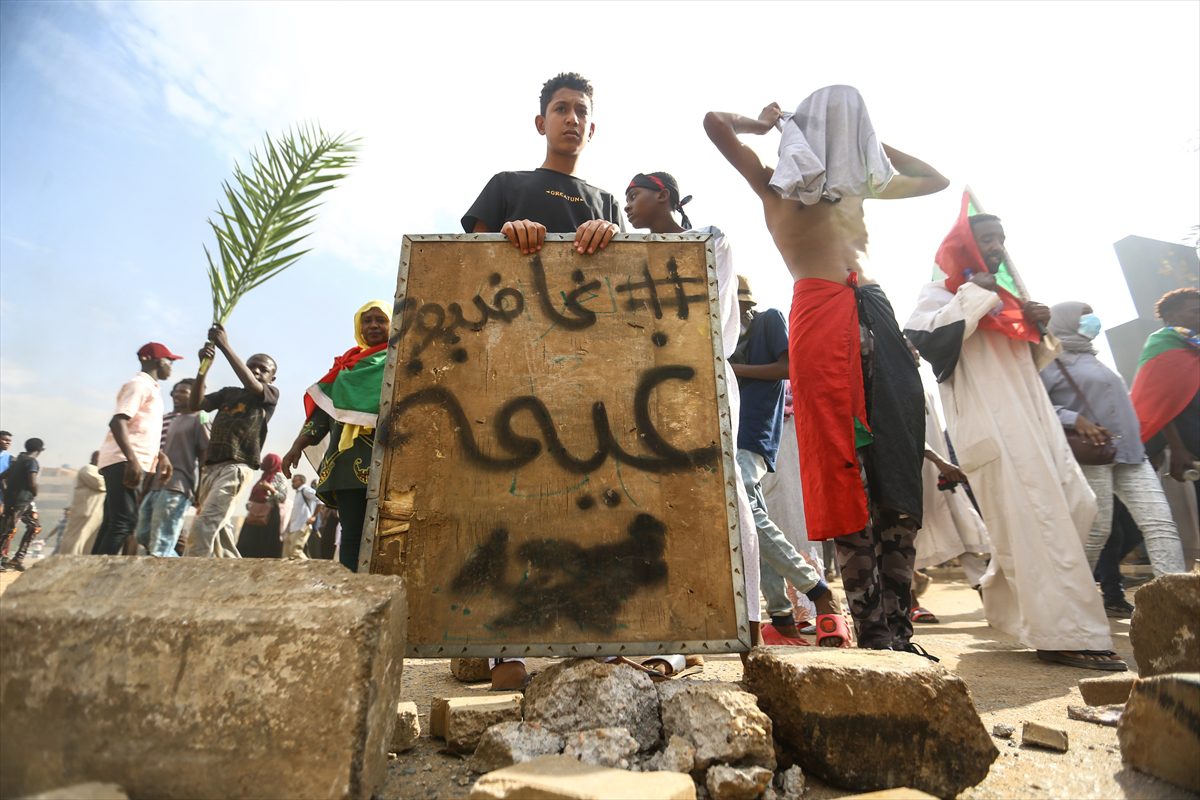 Sudan'da “askeri yönetim karşıtı” gösteriler yeniden başladı