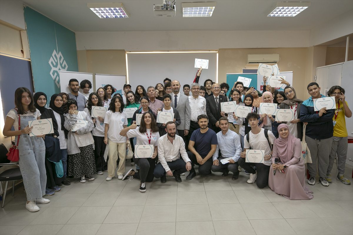 TRT'den Tunus'taki Türkiye Maarif Vakfı öğrencilerine gazetecilik eğitimi
