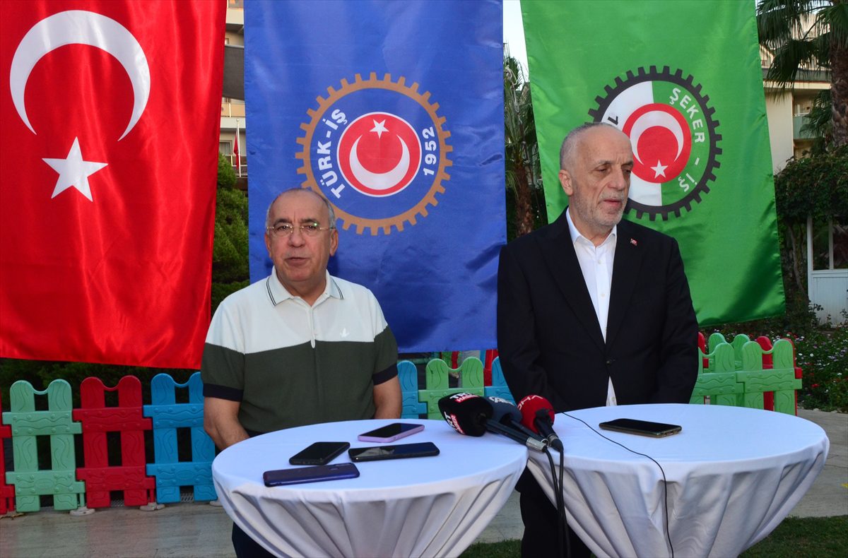TÜRK-İŞ Genel Başkanı Atalay, Antalya'da medya buluşmasında konuştu: