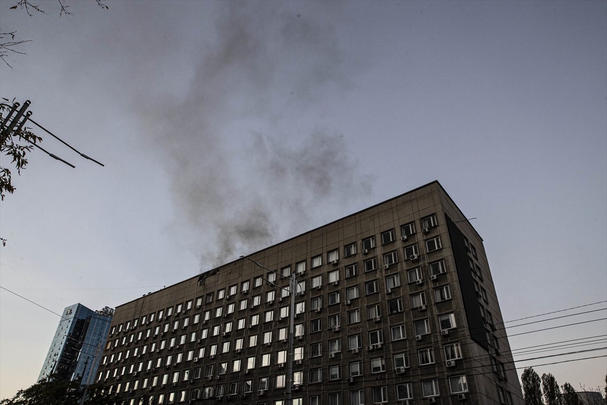 Ukrayna'nın başkenti Kiev'de patlama sesleri duyuldu
