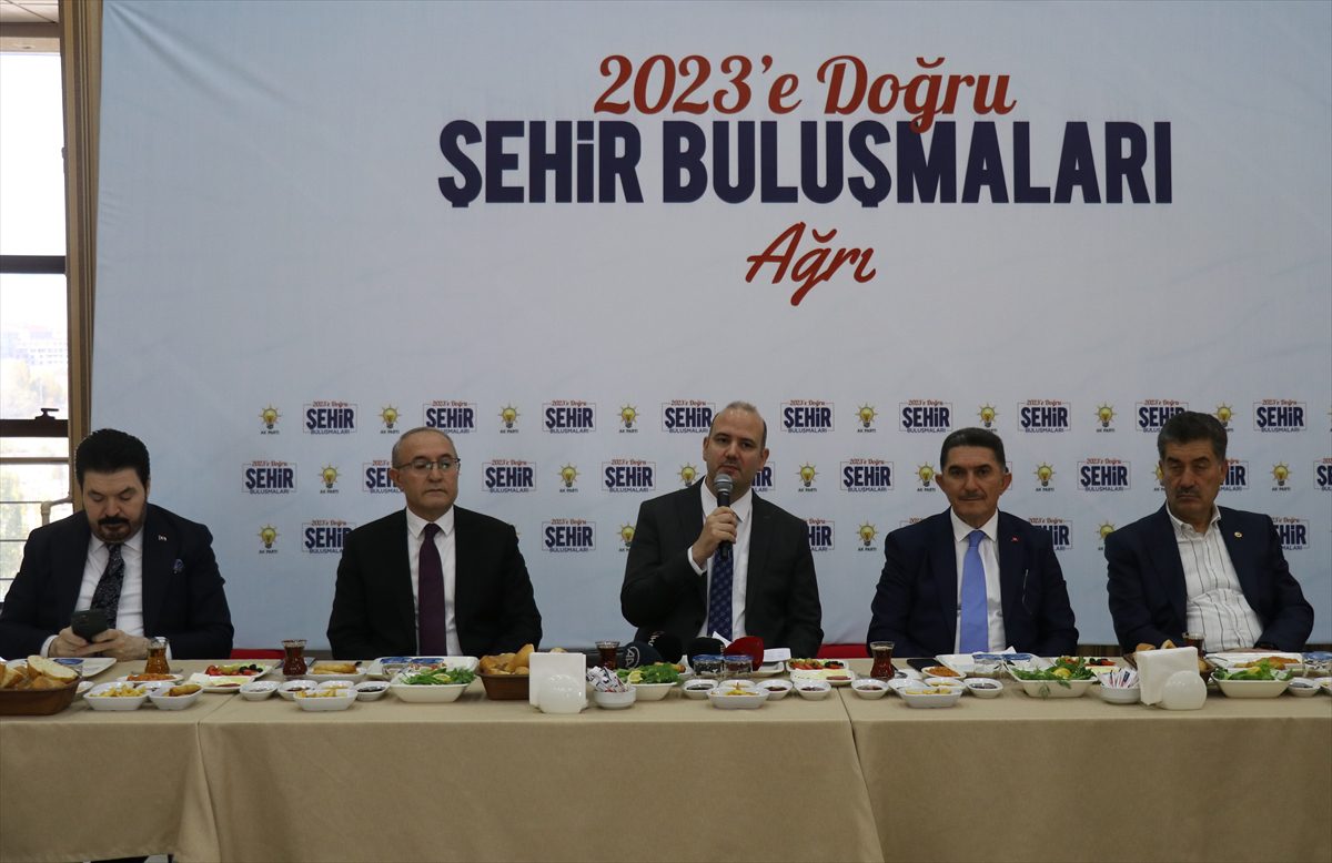 AK Parti Genel Başkan Yardımcısı İleri, Ağrı'da gazetecilerle bir araya geldi: