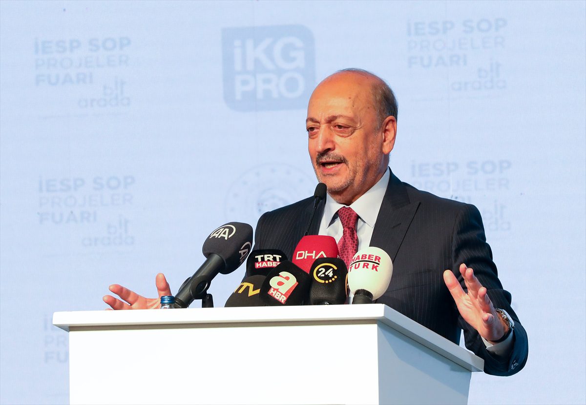 Bakan Bilgin, istihdam, eğitim ve sosyal politika projeleri fuarında konuştu: