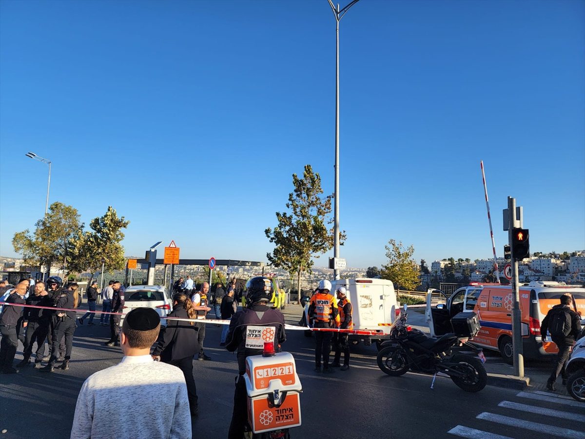 Batı Kudüs'te meydana gelen patlamada en az 7 kişi yaralandı