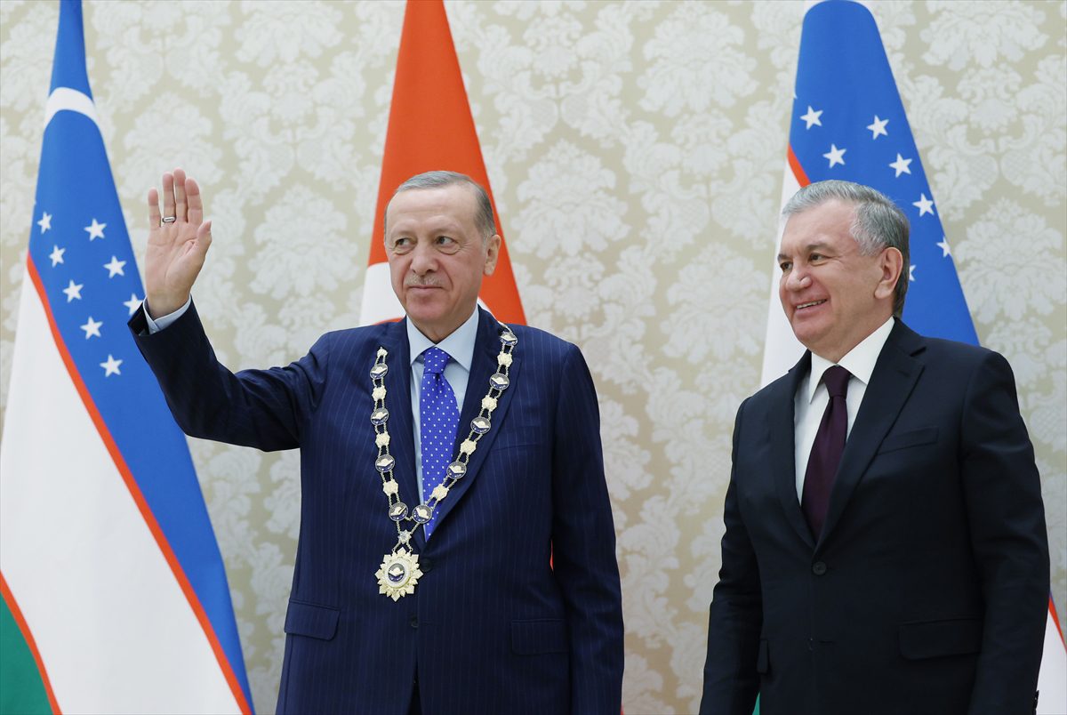 Cumhurbaşkanı Erdoğan'a Özbekistan'da Yüksek Düzeyli İmam Buhari Nişanı takdim edildi