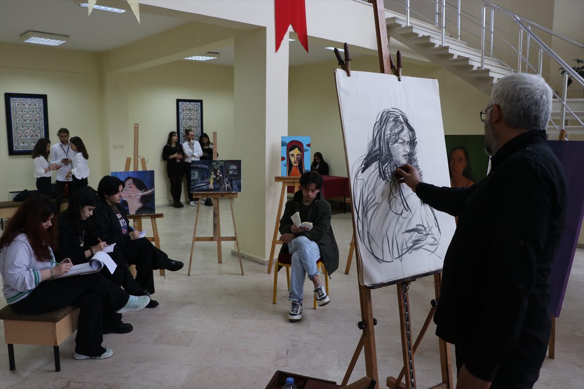 Edirne'de “Kadına Yönelik Şiddetle Mücadele” konferansı yapıldı