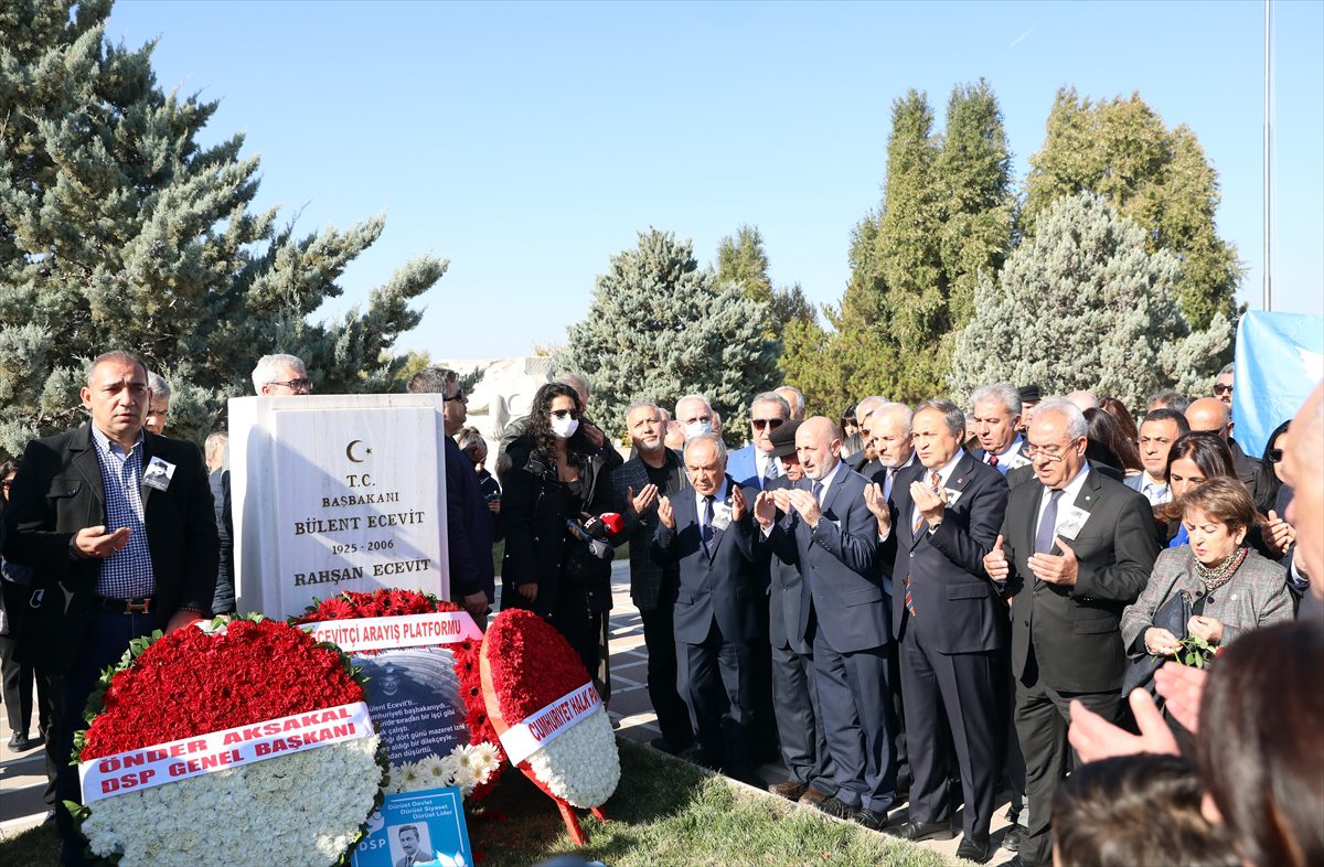 Eski Başbakanlardan Bülent Ecevit, vefatının 16. yılında kabri başında anıldı