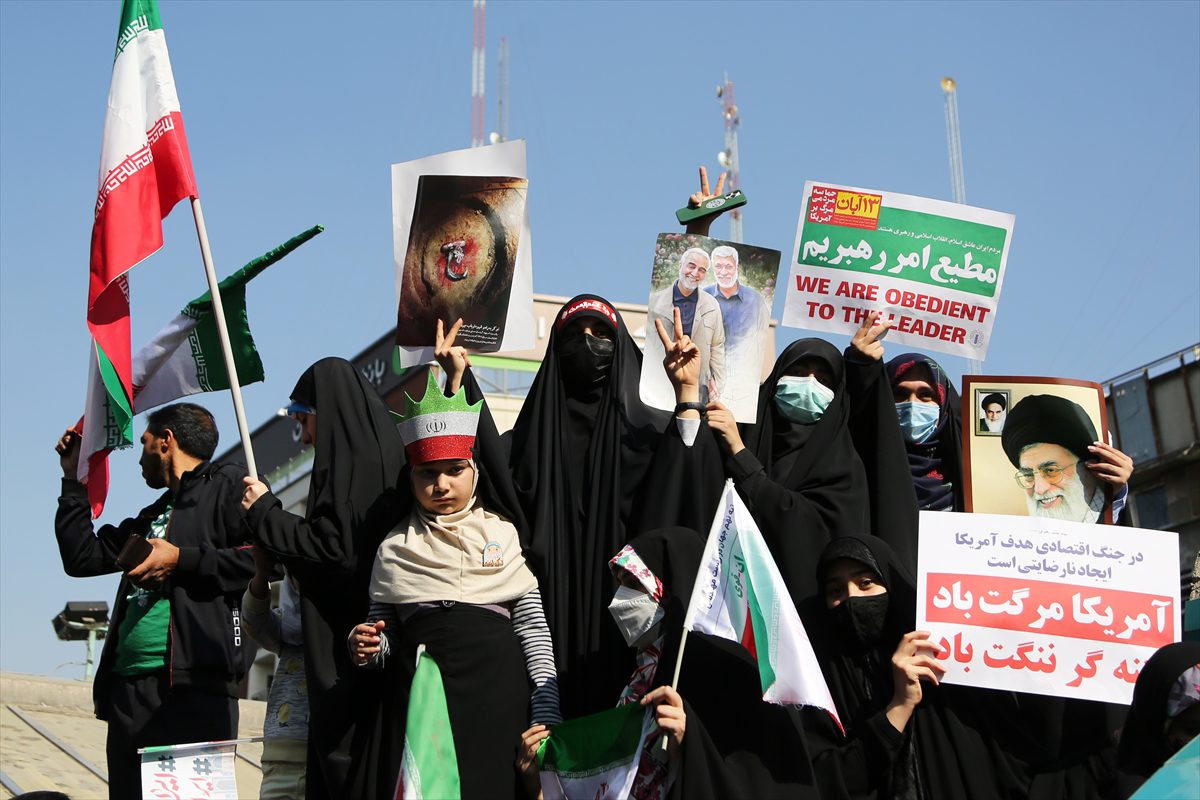 İran'da ABD Büyükelçiliğinin işgalinin 43. yılında ABD karşıtı gösteri düzenlendi