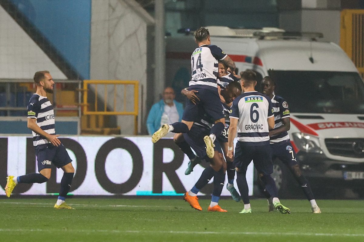 Futbol: Spor Toto Süper Lig