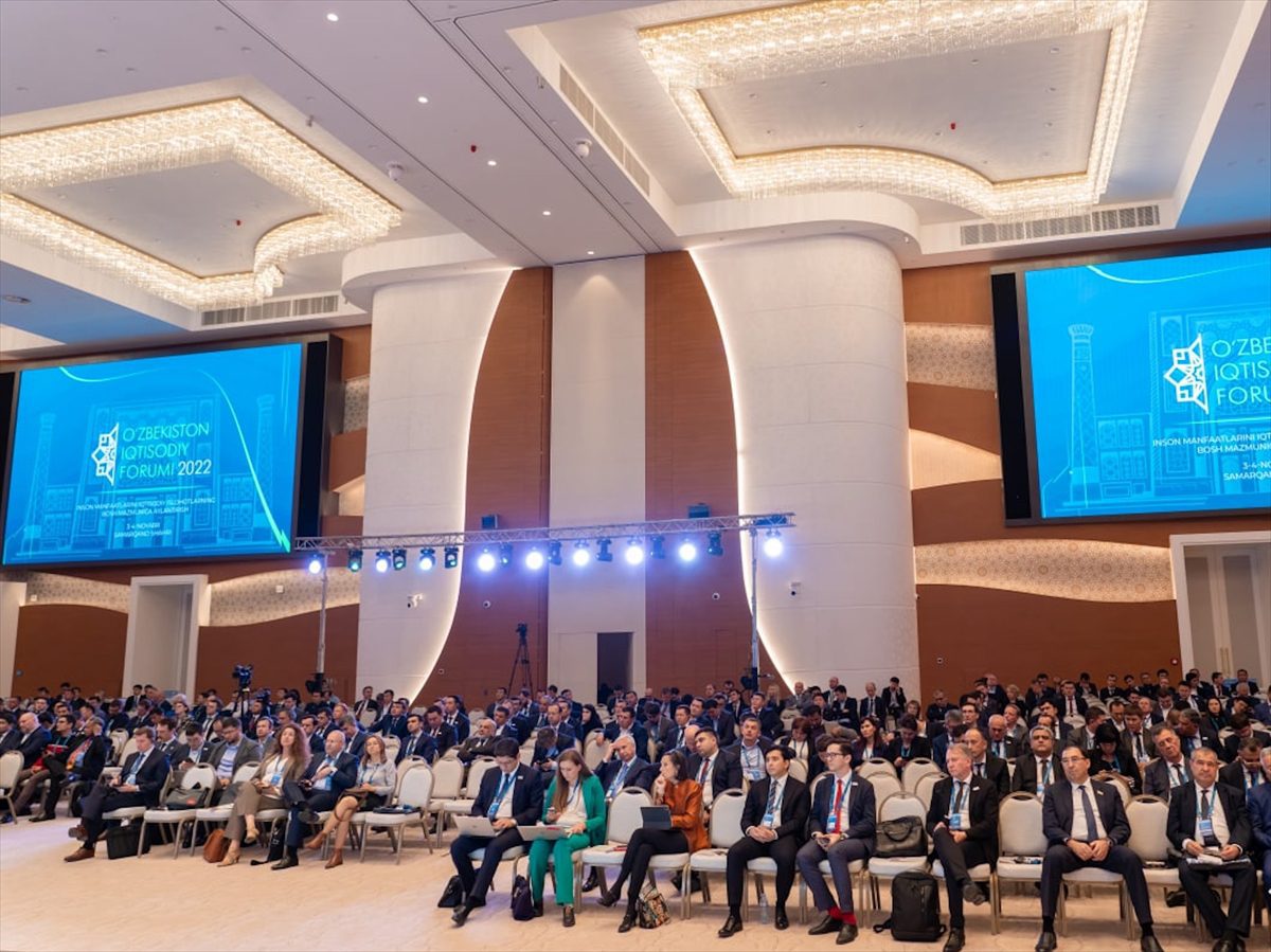 Özbekistan-2022 Uluslararası Ekonomik Forumu Semerkant'ta başladı