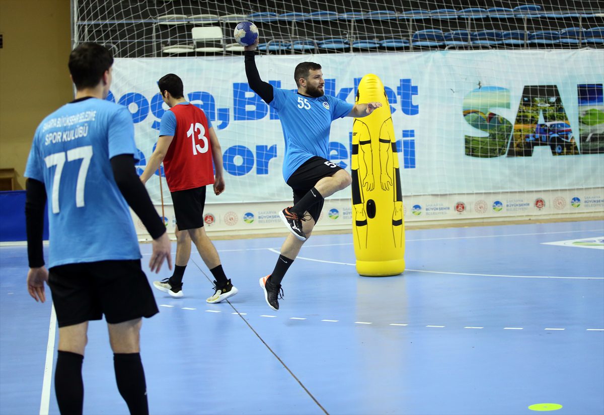 Sakarya Büyükşehir Belediyespor Erkek Hentbol Takımı, zirve iddiasını sürdürmek istiyor