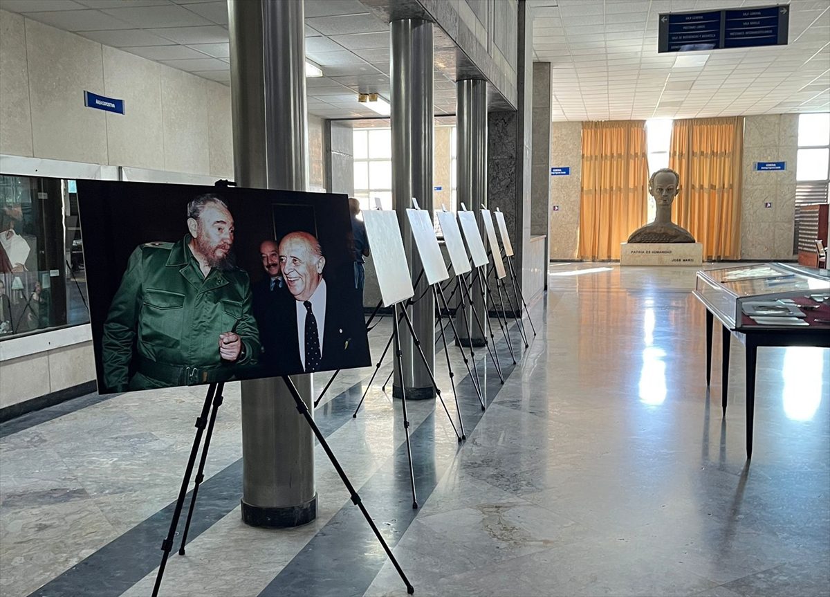 Türkiye-Küba diplomatik ilişkilerinin 70. yılı sergisi Havana'da açıldı