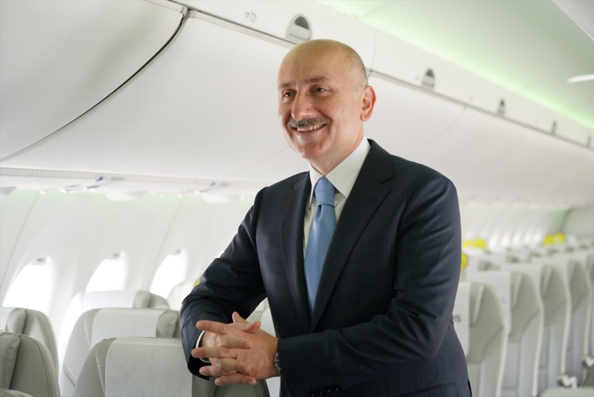 Ulaştırma ve Altyapı Bakanı Karaismailoğlu: “Havalimanlarında yolcu sayımız yüzde 45,7 arttı”