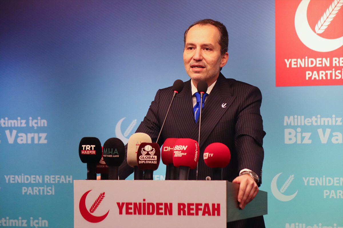 Yeniden Refah Partisi Genel Başkanı Erbakan'dan Mısır ve Suriye açıklaması: