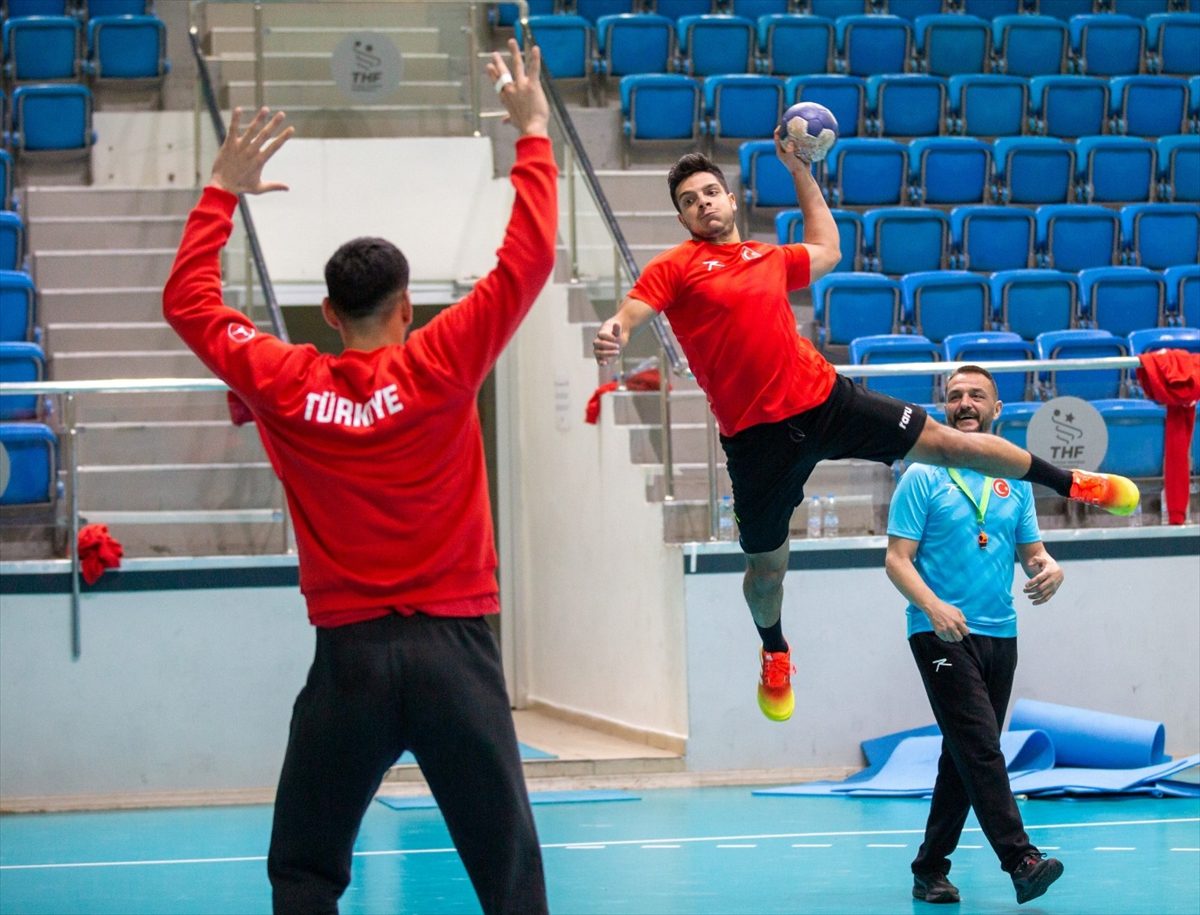 A Milli Erkek Hentbol Takımı, hazırlıklarını Ankara'da sürdürüyor