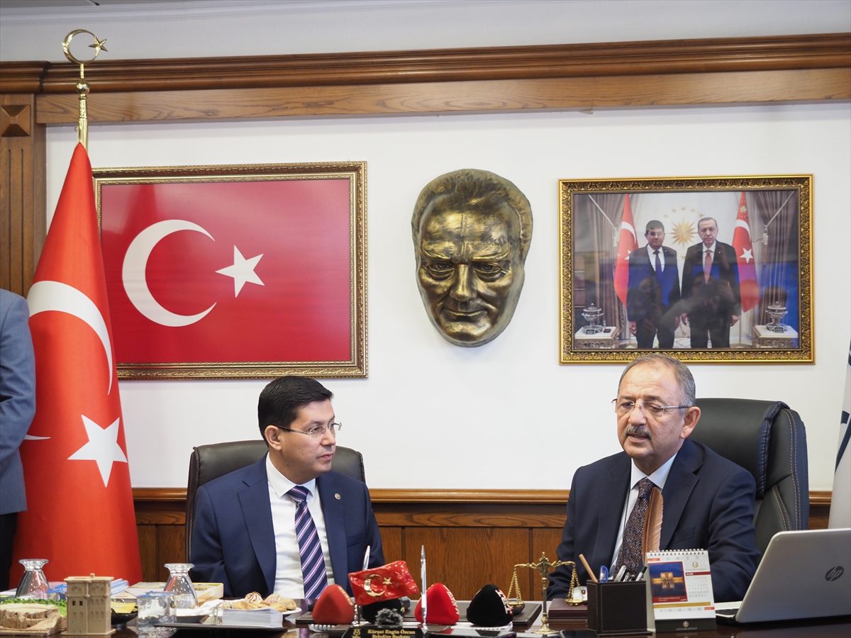AK Parti'li Özhaseki, Aydın'da ziyaretlerde bulundu