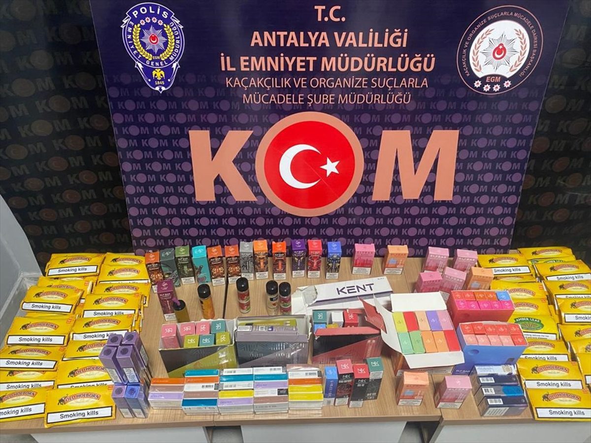 Antalya'daki kaçakçılık ve organize suç operasyonlarında 13 şüpheli tutuklandı