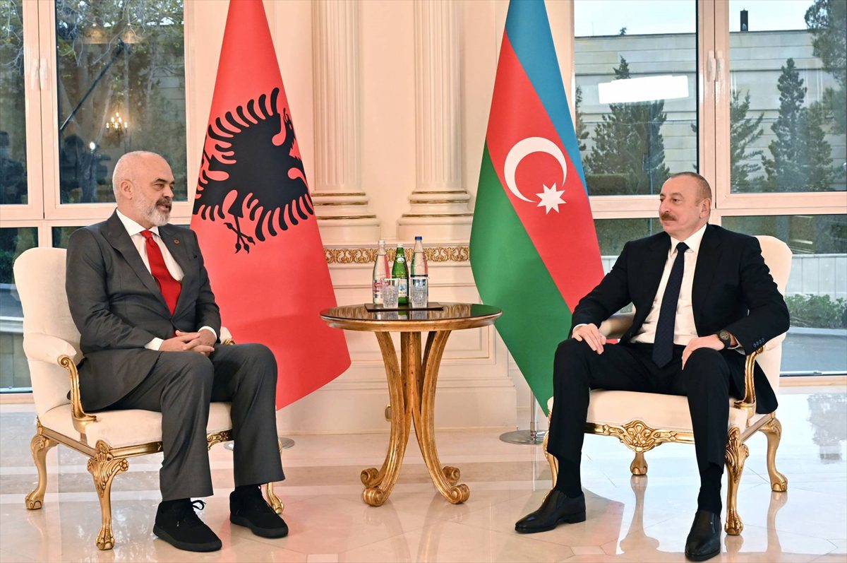 Azerbaycan Cumhurbaşkanı Aliyev, Arnavutluk Başbakanı Rama'yı kabul etti