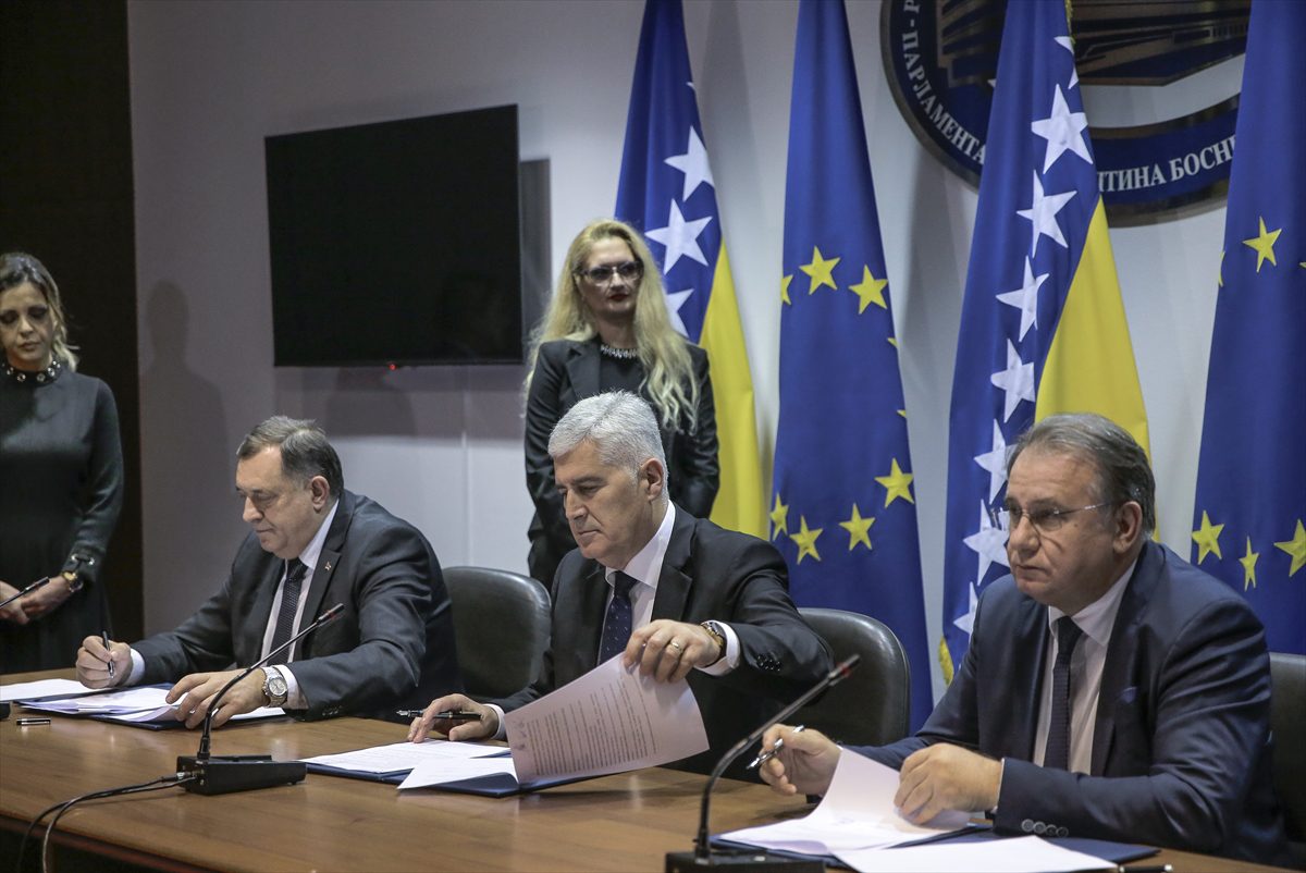 Bosna Hersek'te hükumet kurmanın yolunu açan koalisyon anlaşması imzalandı
