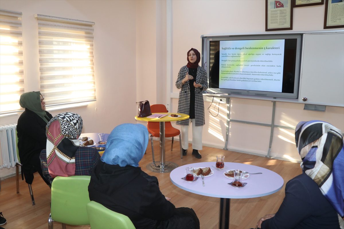 Çankırı'da “Aile Okulu Projesi” ile veliler okullu oldu