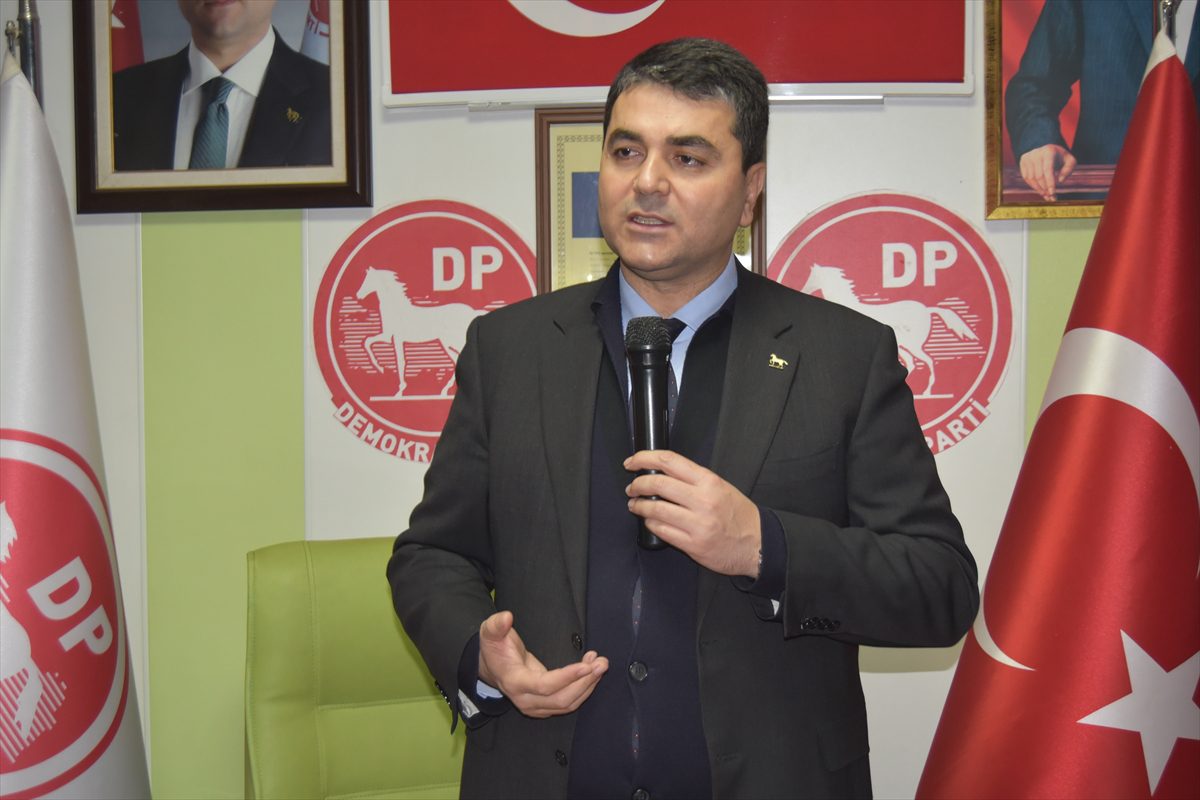 DP Genel Başkanı Uysal, Kars'ta partisinin il binası açılışında konuştu: