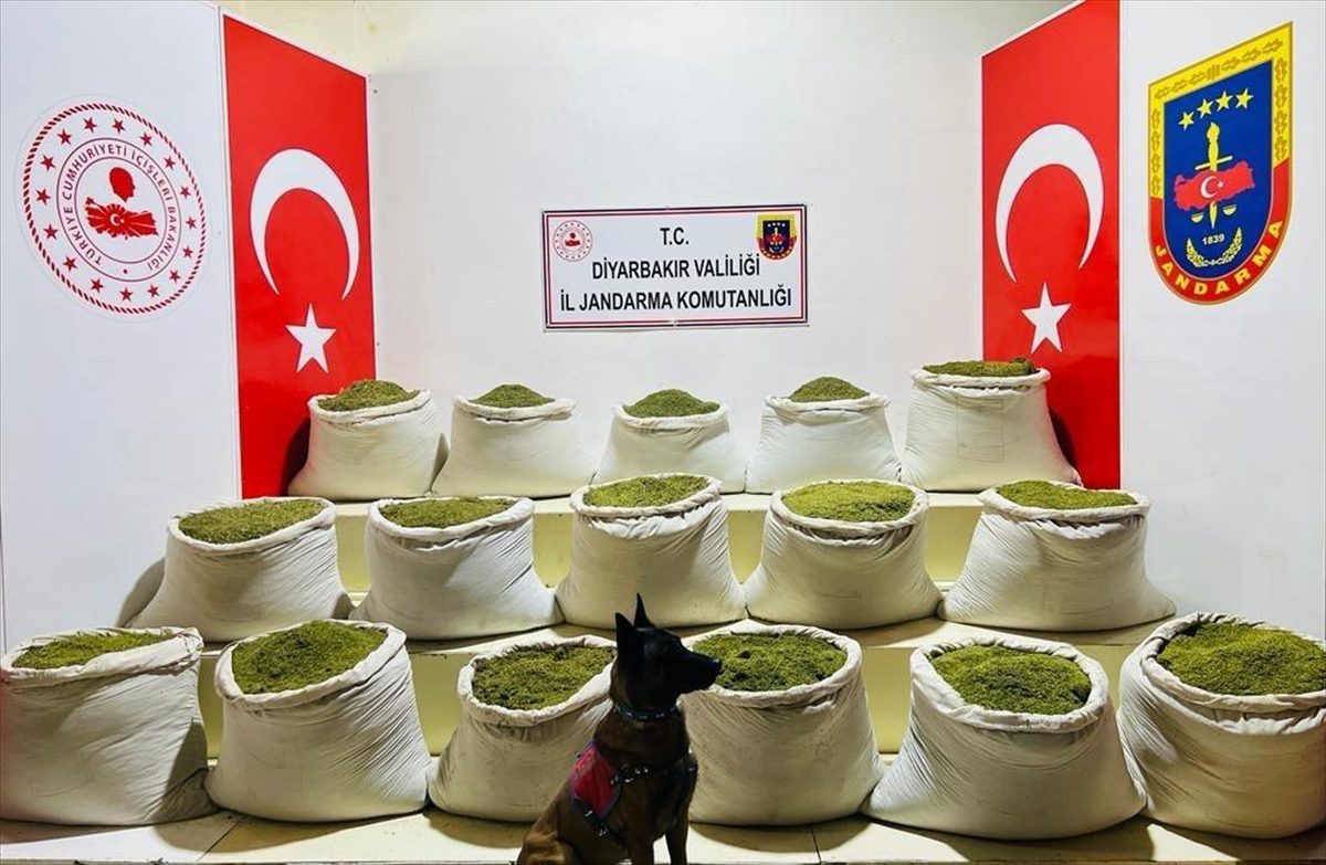 “Eren Abluka Sonbahar Kış-18 Operasyonu”nda silah, mühimmat ve uyuşturucu ele geçirildi