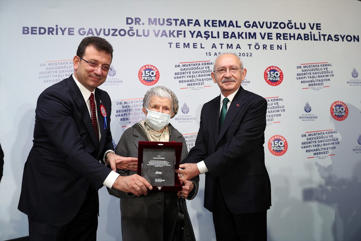 İBB, Eyüpsultan'da yaşlı bakım ve rehabilitasyon merkezinin temelini attı