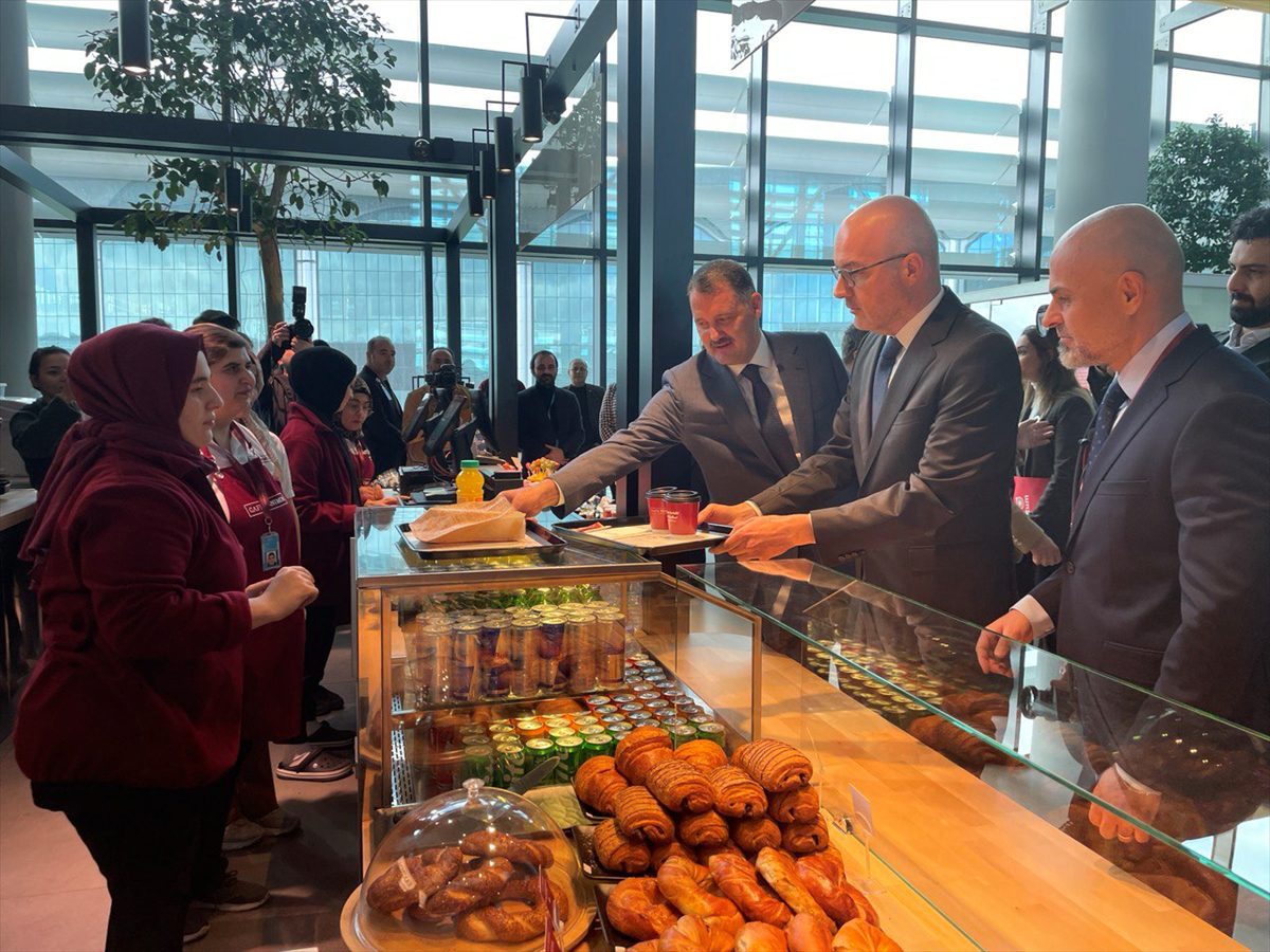 İstanbul Havalimanı'nda “engelsiz kafe” hizmete başladı