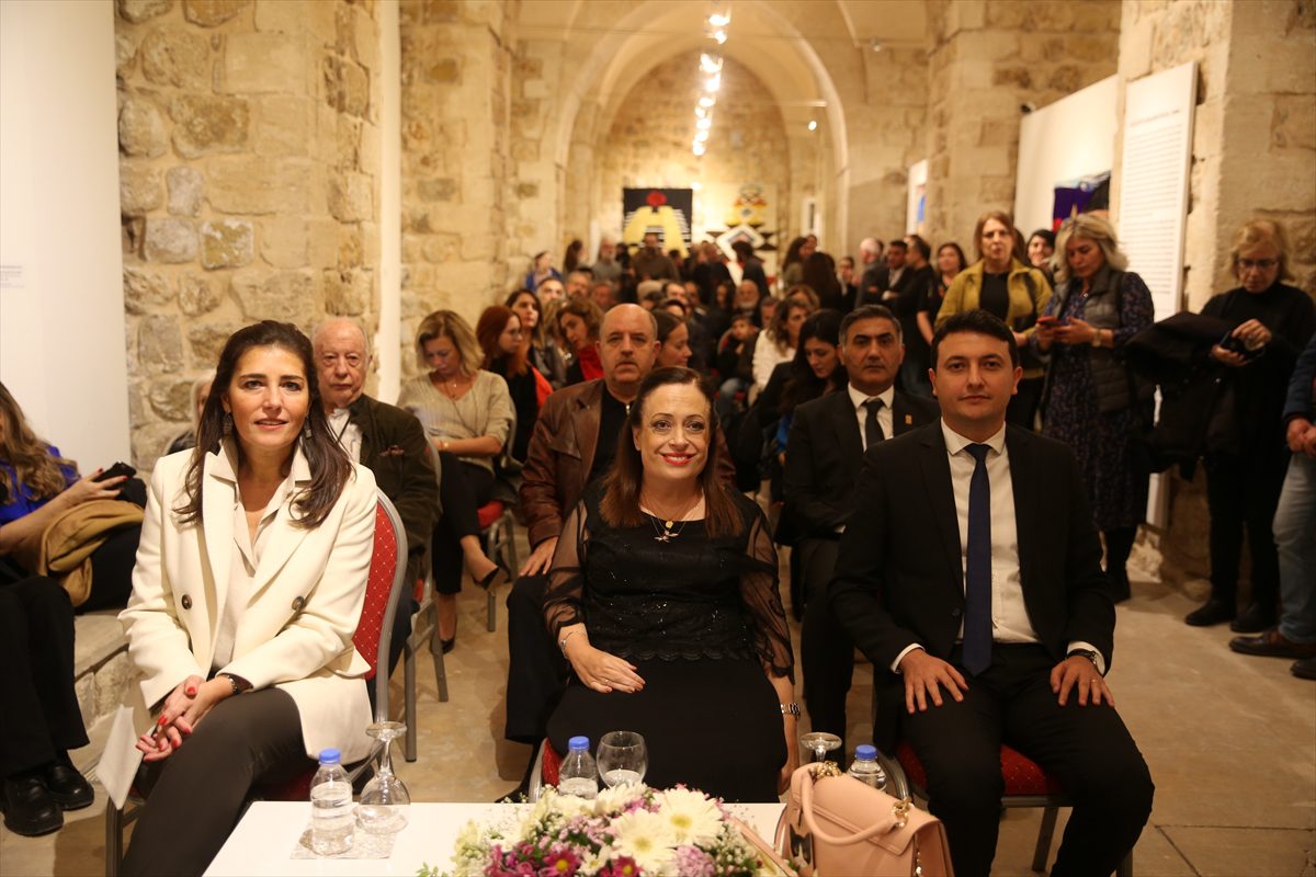 Mardin'de “Duvarlar ve Ötesi” sergisi açıldı