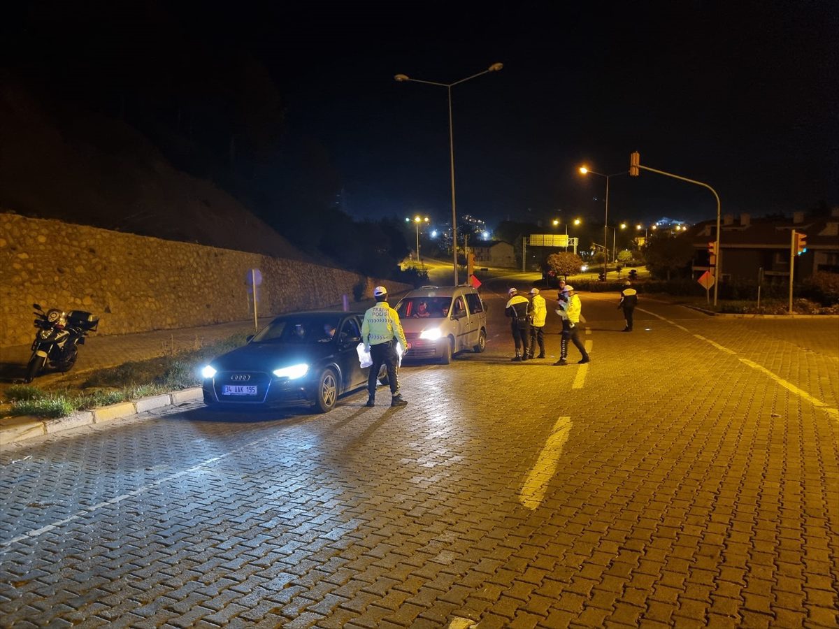 Marmaris'in “Şahinler”i yılbaşında vatandaşın huzuru için denetimleri sıklaştırdı