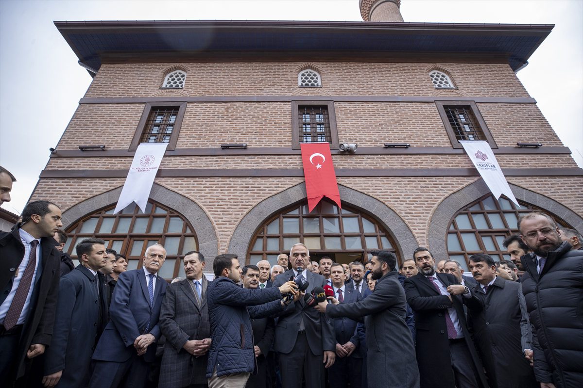 Restorasyonu tamamlanan tarihi Zincirli Camisi ibadete açıldı