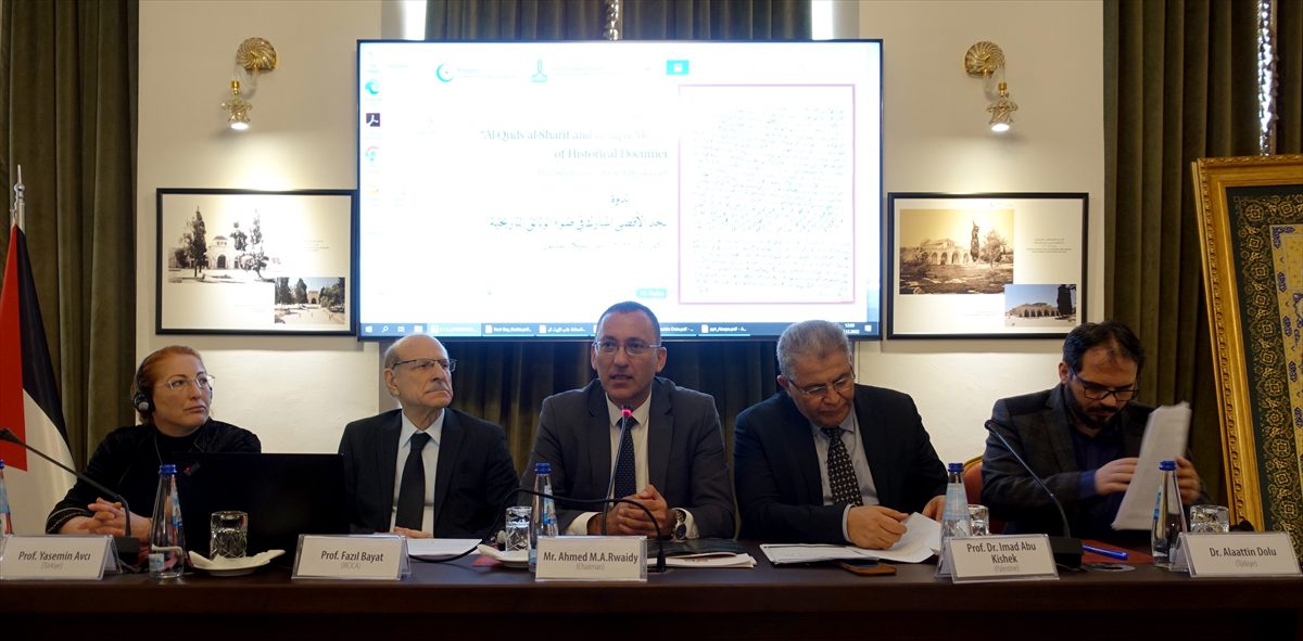 “Tarihi Belgeler Işığında Kudüs ve Mescid-i Aksa” konulu panel düzenlendi