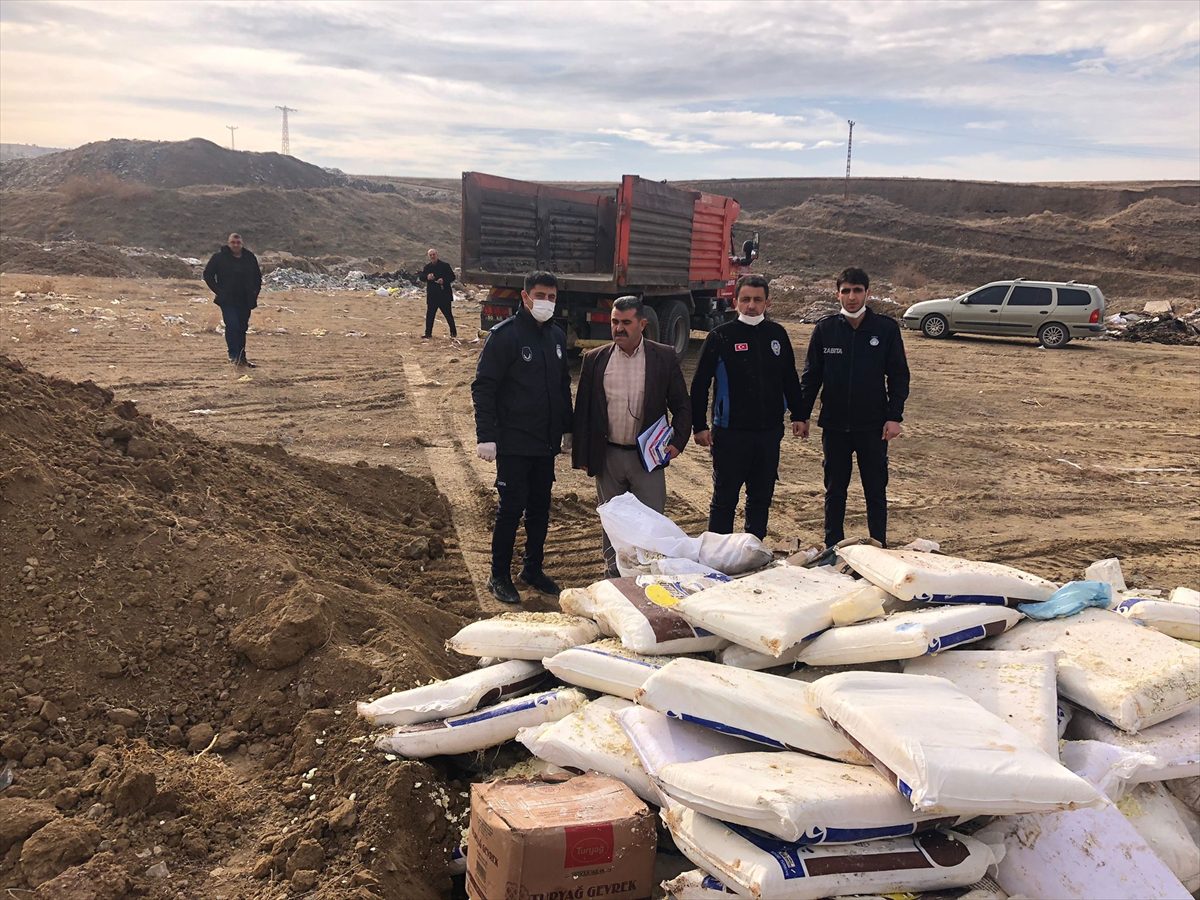 Yerköy’de kullanma tarihi geçmiş  3 ton peynir imha edildi