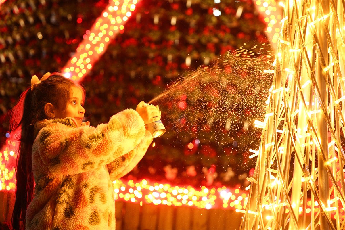 Adana, Mersin ve Hatay'da yeni yıl heyecanı yaşandı