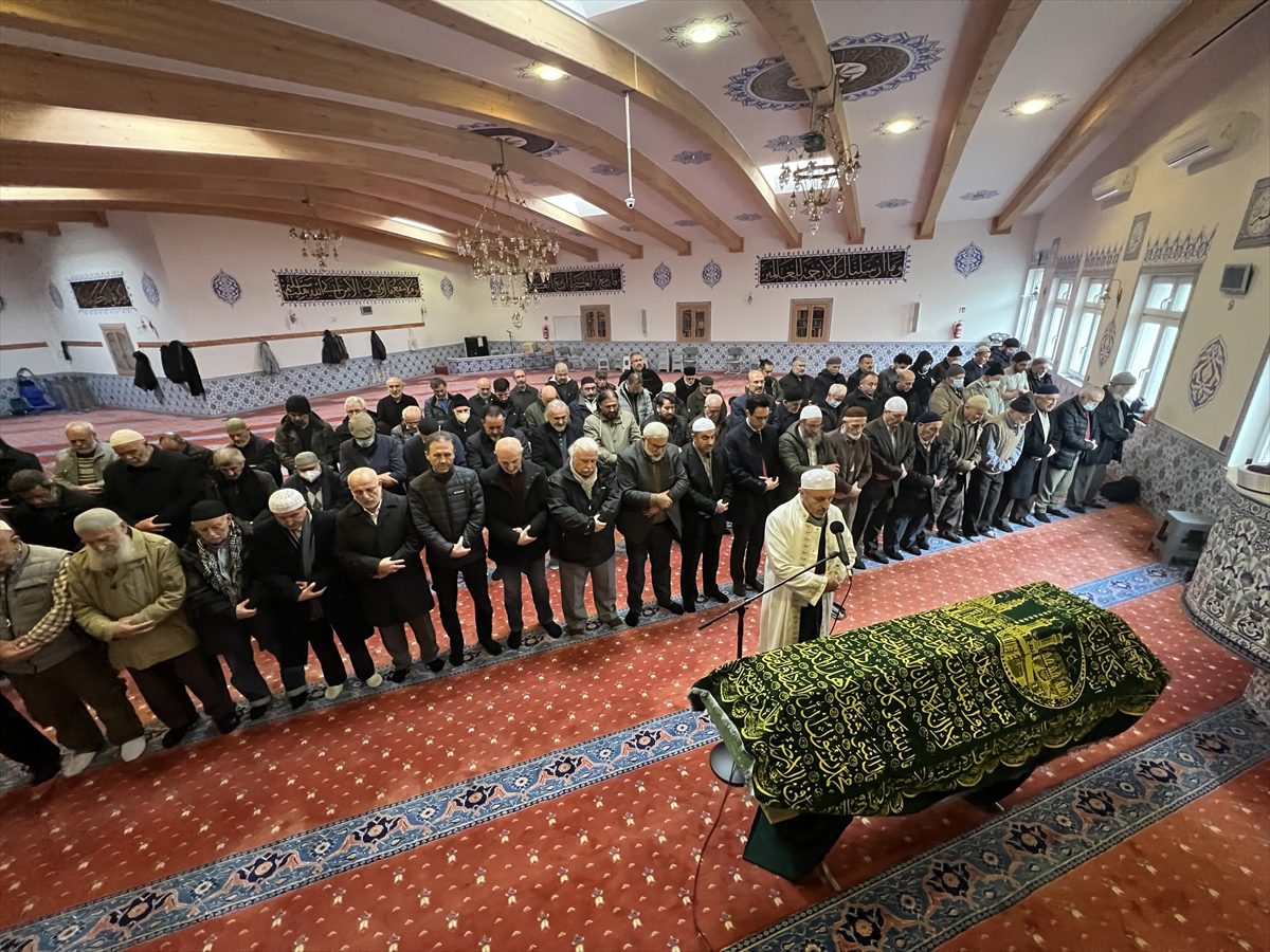 Almanya’da vefat eden yazar Yaşar Kaplan’ın cenazesi Türkiye’ye gönderildi