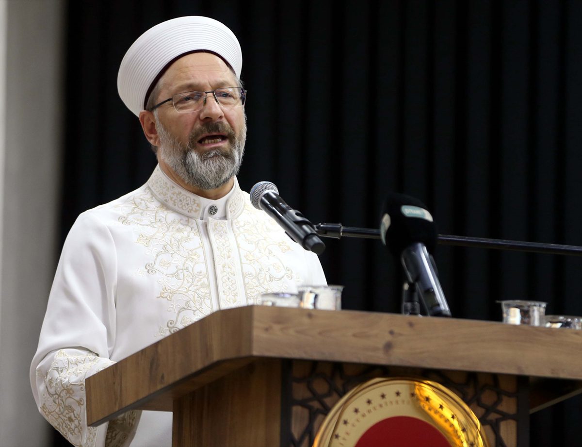 Diyanet İşleri Başkanı Ali Erbaş, aşırı sağcı Paludan'ın Kur'an-ı Kerim yakmasına tepki gösterdi: