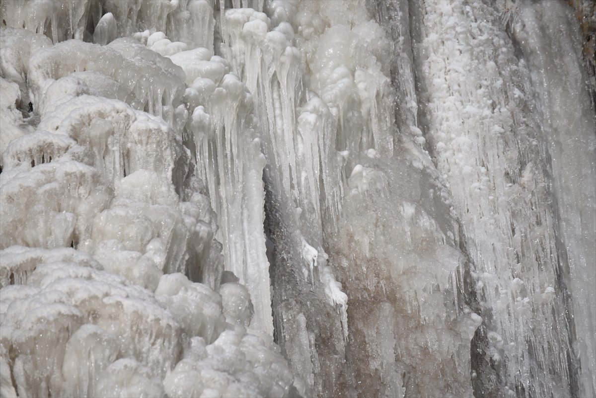 Doğu Anadolu'da soğuklar etkisini sürdürüyor