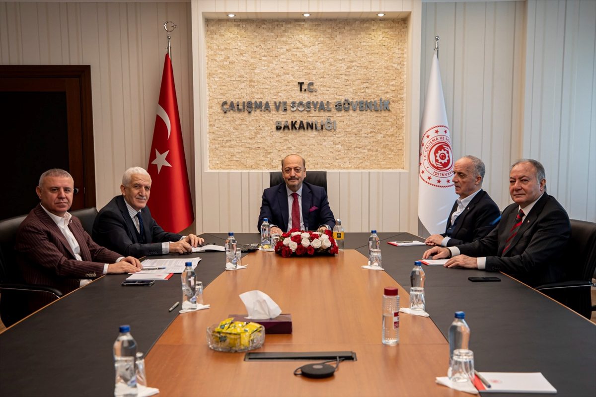 TÜRK-İŞ Genel Başkanı Atalay, Bakan Bilgin'i ziyaret etti: