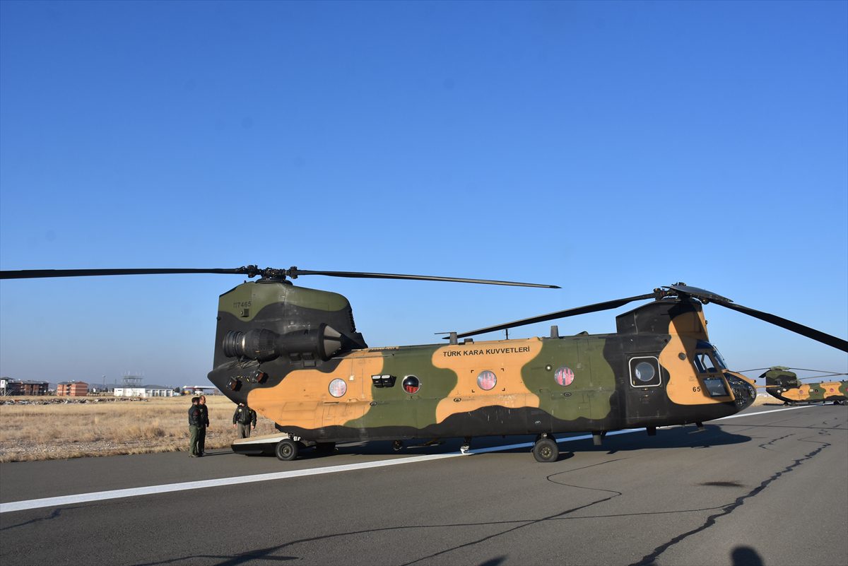 Türk Silahlı Kuvvetlerinin Kars'ta düzenlediği “Kış-2023 Tatbikatı” sürüyor