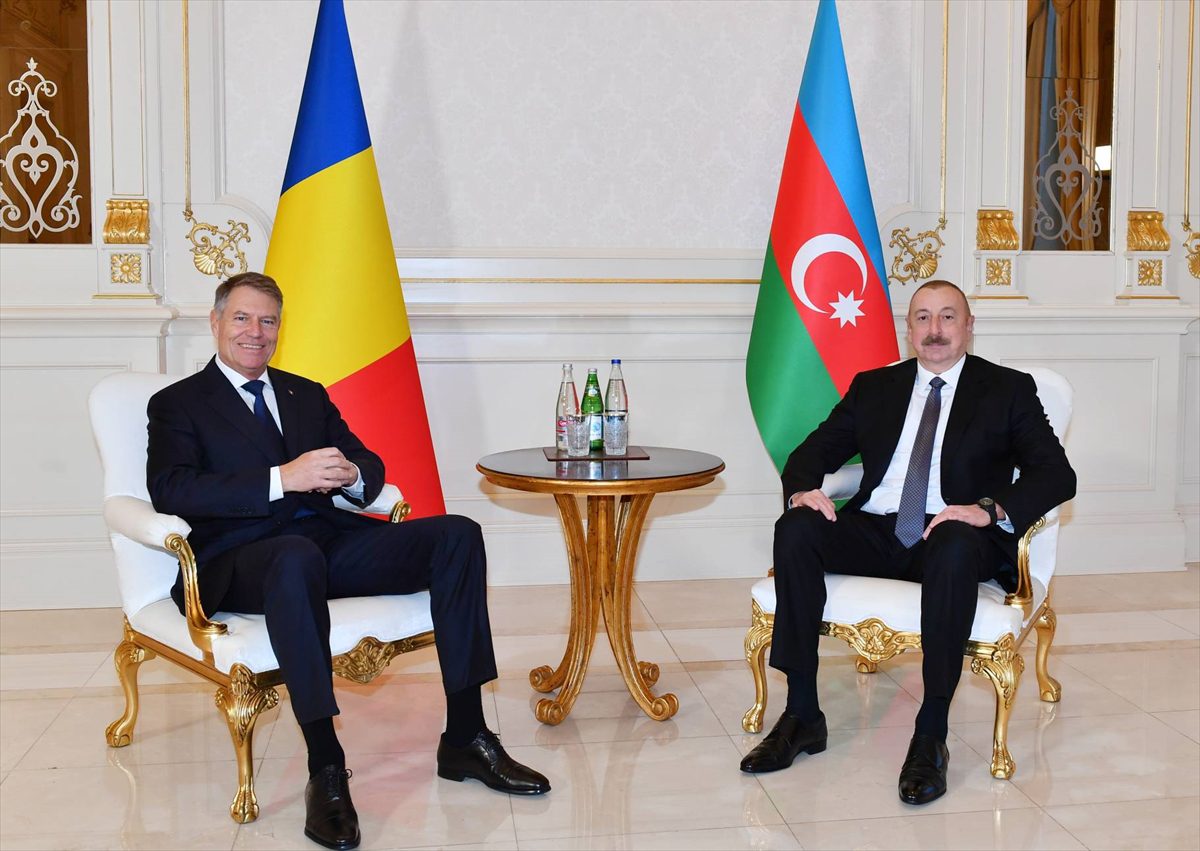 Aliyev ve Iohannis, Romanya'ya ek doğal gaz gönderilmesi hususunda anlaştı