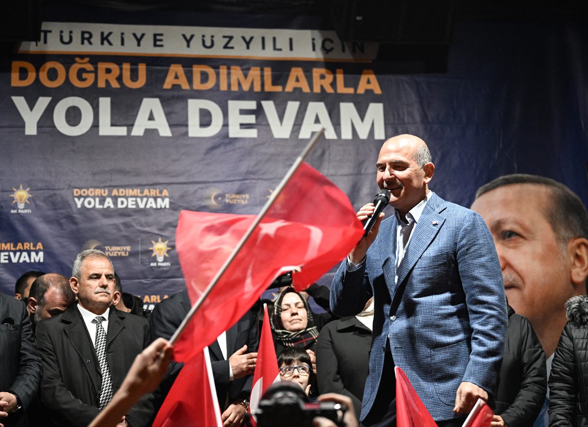 İçişleri Bakanı Soylu, Gaziosmanpaşa’da konuştu:  ‘4 yıldır bana bir şey söyleyin. İstanbullu bozuk otobüsleri ittiriyor,’