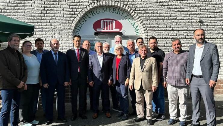 Başkonsolos Kaya saldırıya uğrayan camiyi ziyaret etti