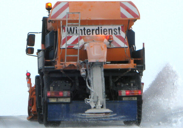 Kar aracı kazaya sebep oldu